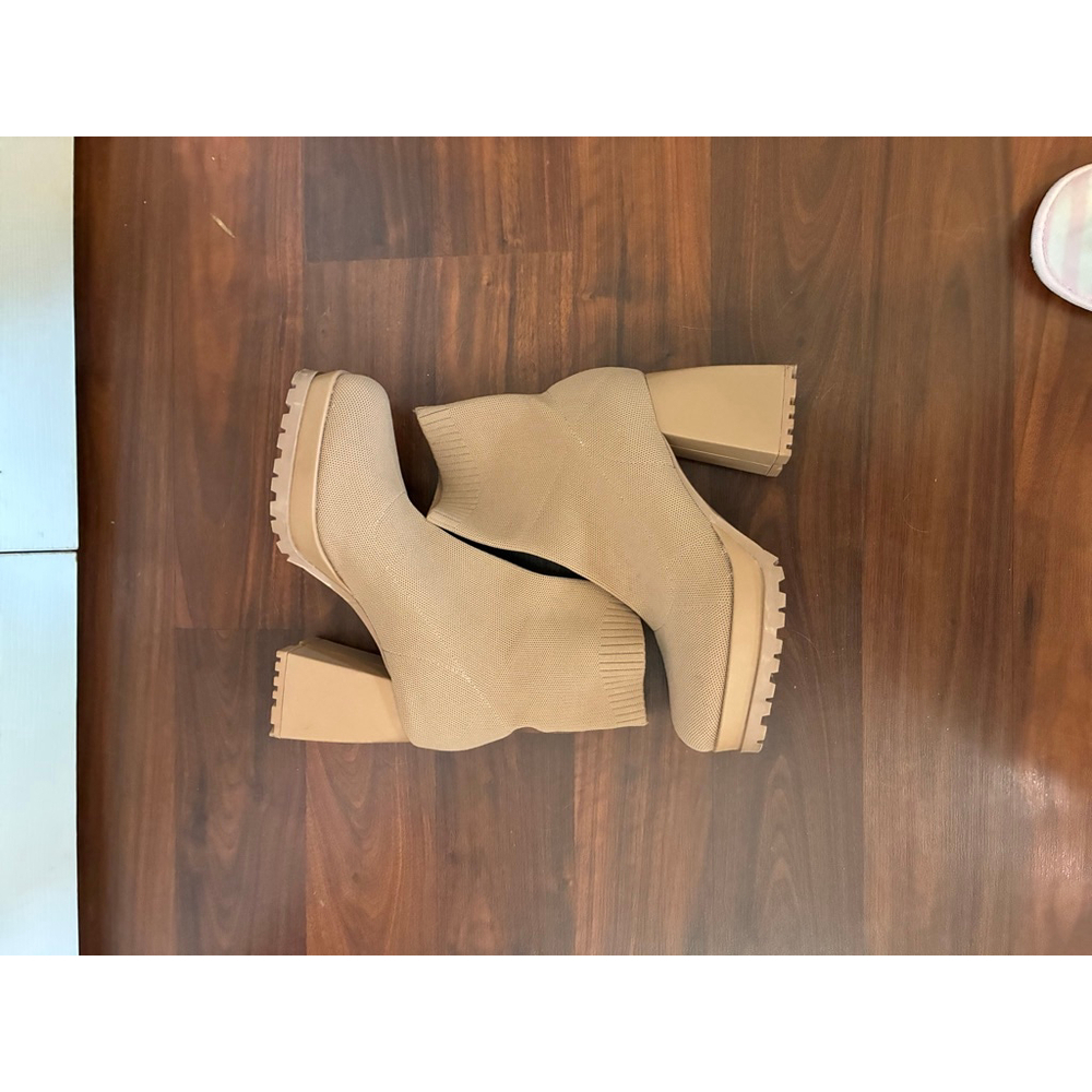 Women's Unbranded Beige Knit Heeled Boots Size. 8.5 - Picture 6 of 6